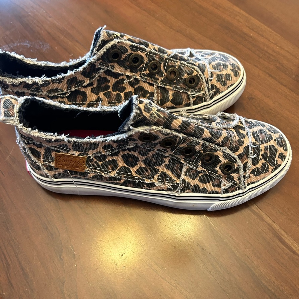 Blowfish sneaker